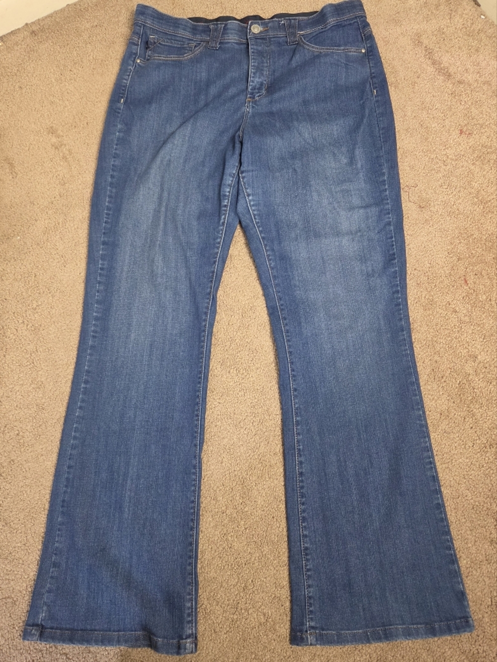 Lee Women's Flare Jeans in Mid Blue Wash